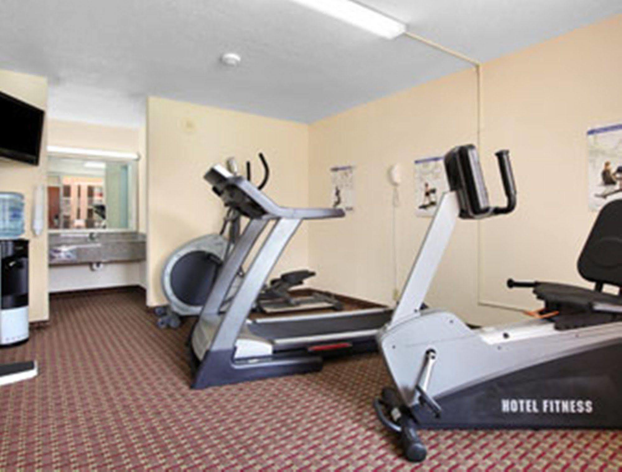 Ramada By Wyndham Wytheville Exterior foto